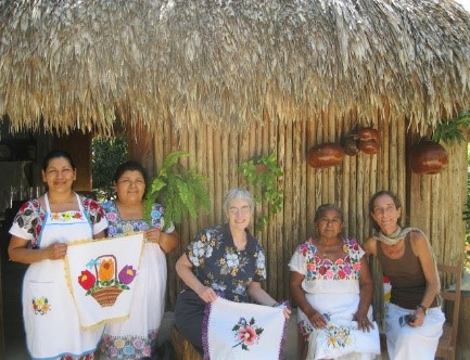 Chacchoben huipil artists